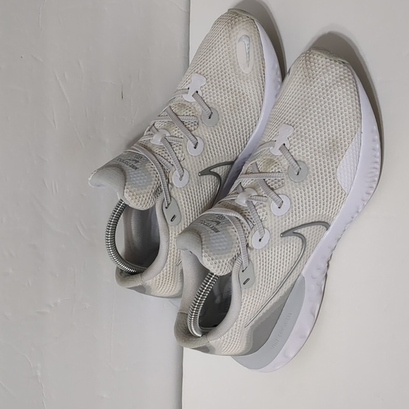 Women’s Nike Renew size 9.5 running shoes white and silver - Picture 2 of 12